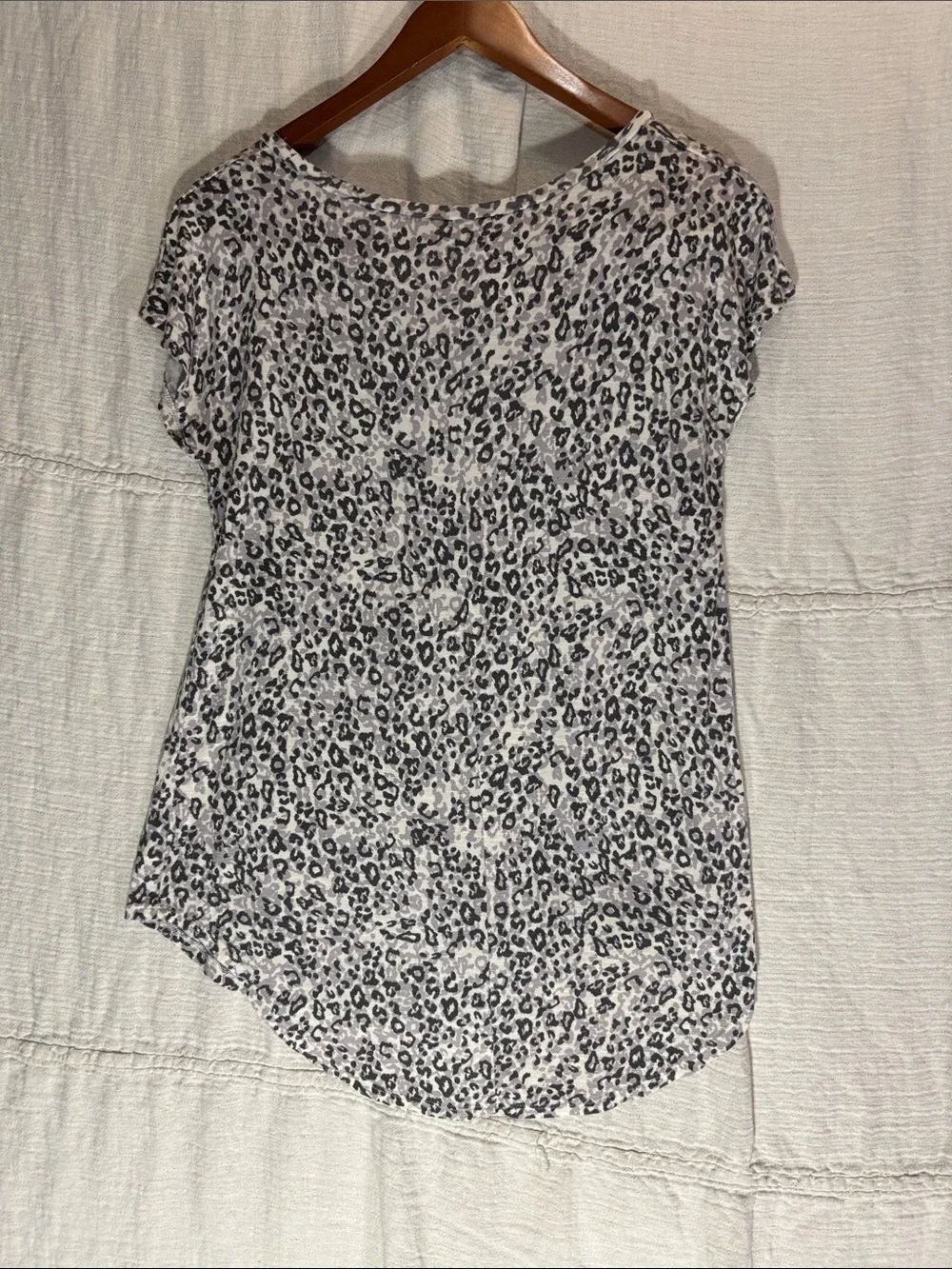 Women's Grey Leopard Print Short Sleeve Scoop Neck Tee by